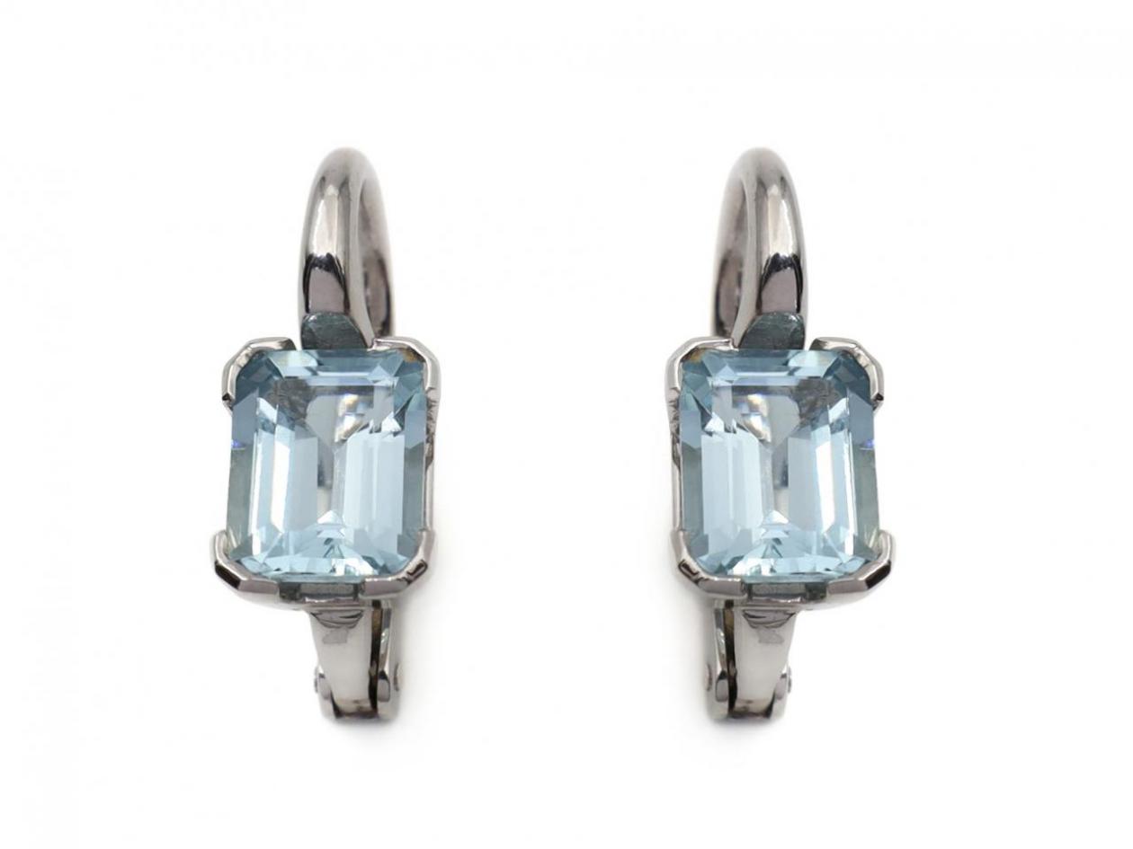 aquamarine drop earrings in 18kt white gold