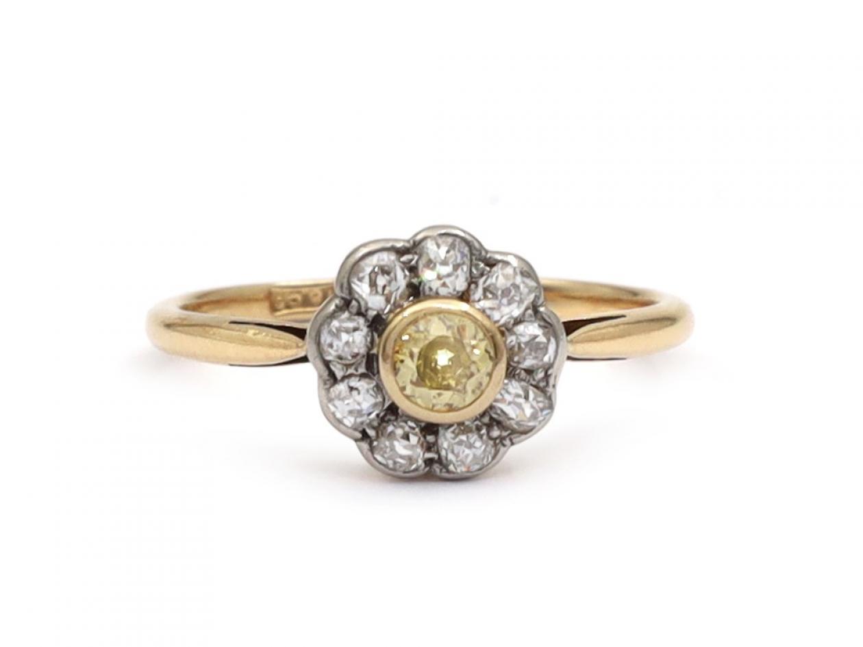 Edwardian Yellow Diamond Daisy Ring in 18kt Yellow Gold