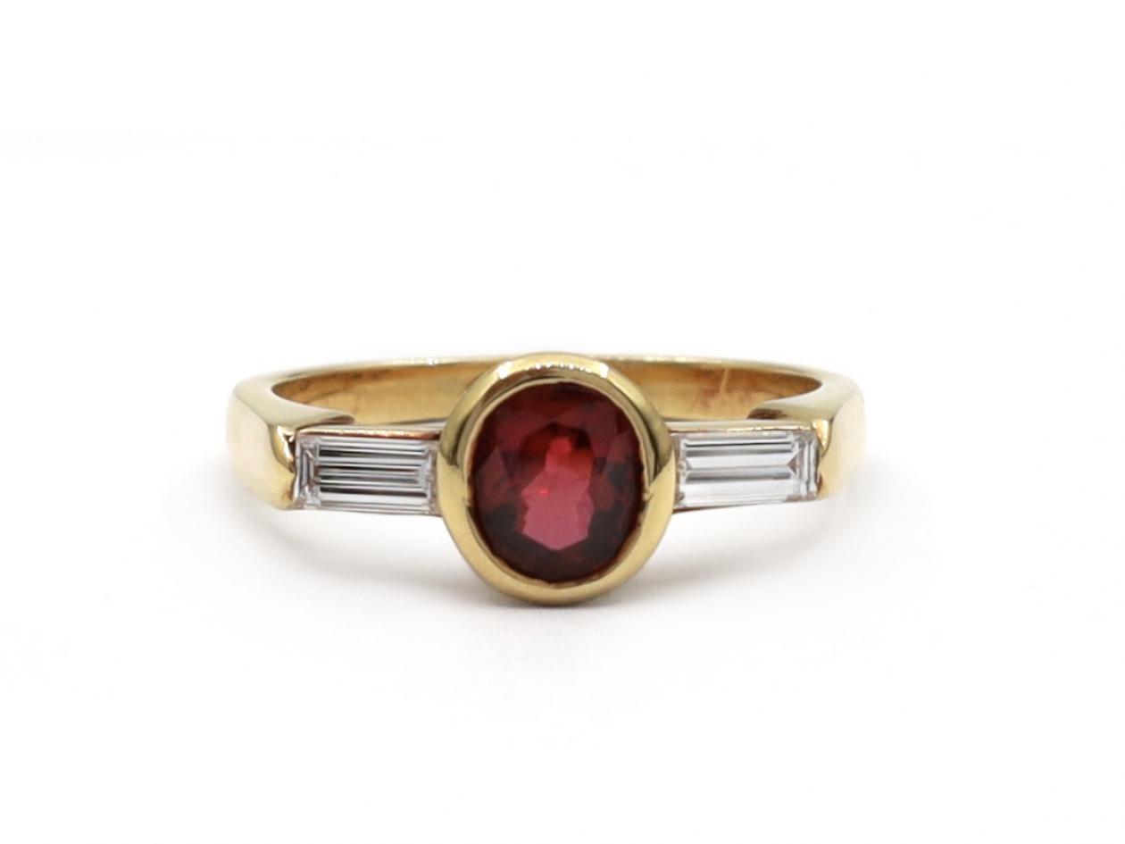 Vintage Ruby & Diamond Solitaire Ring in 18kt Yellow Gold