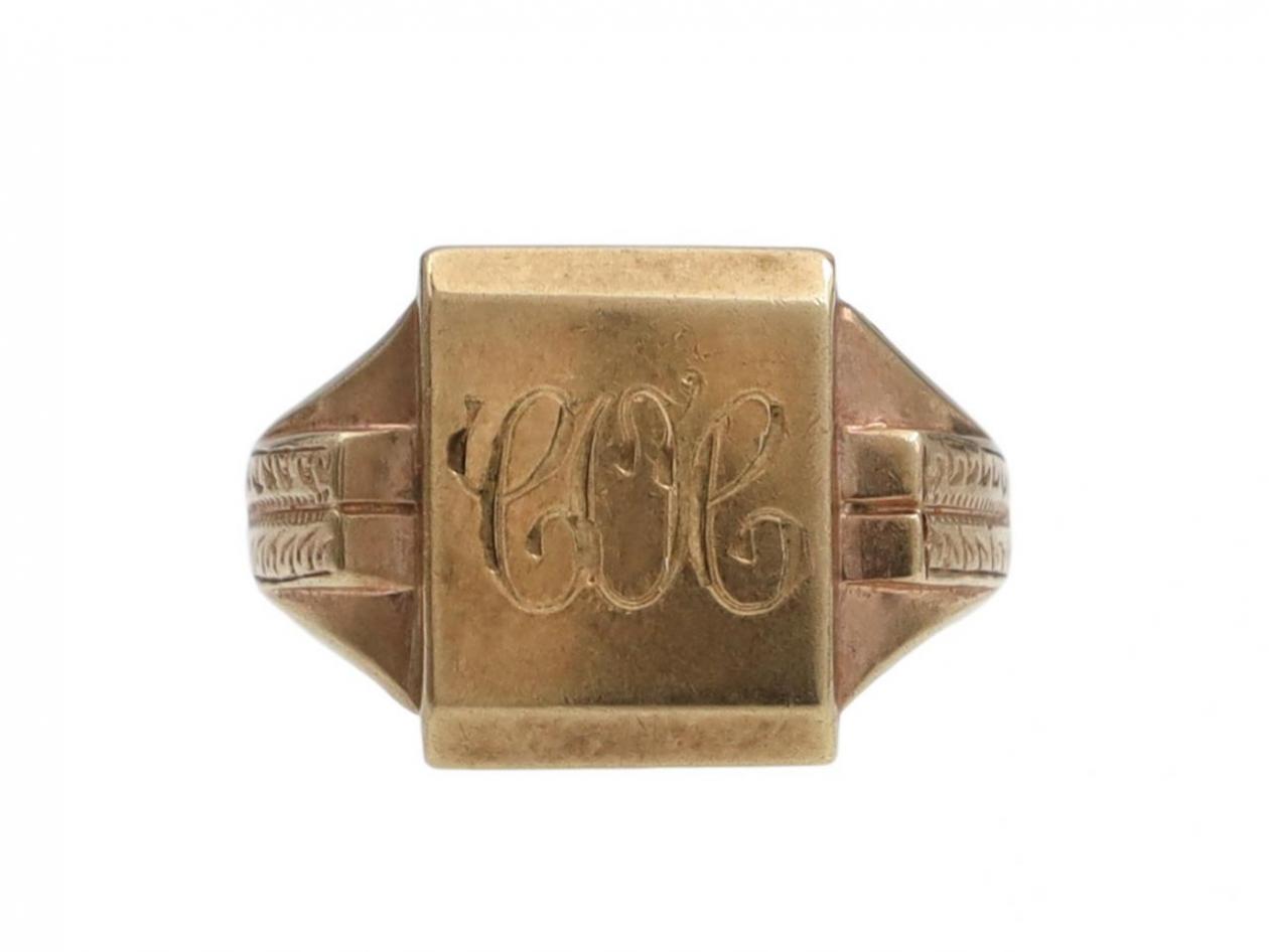 1959 square signet ring engraved with initials 'COC' in 9kt gold
