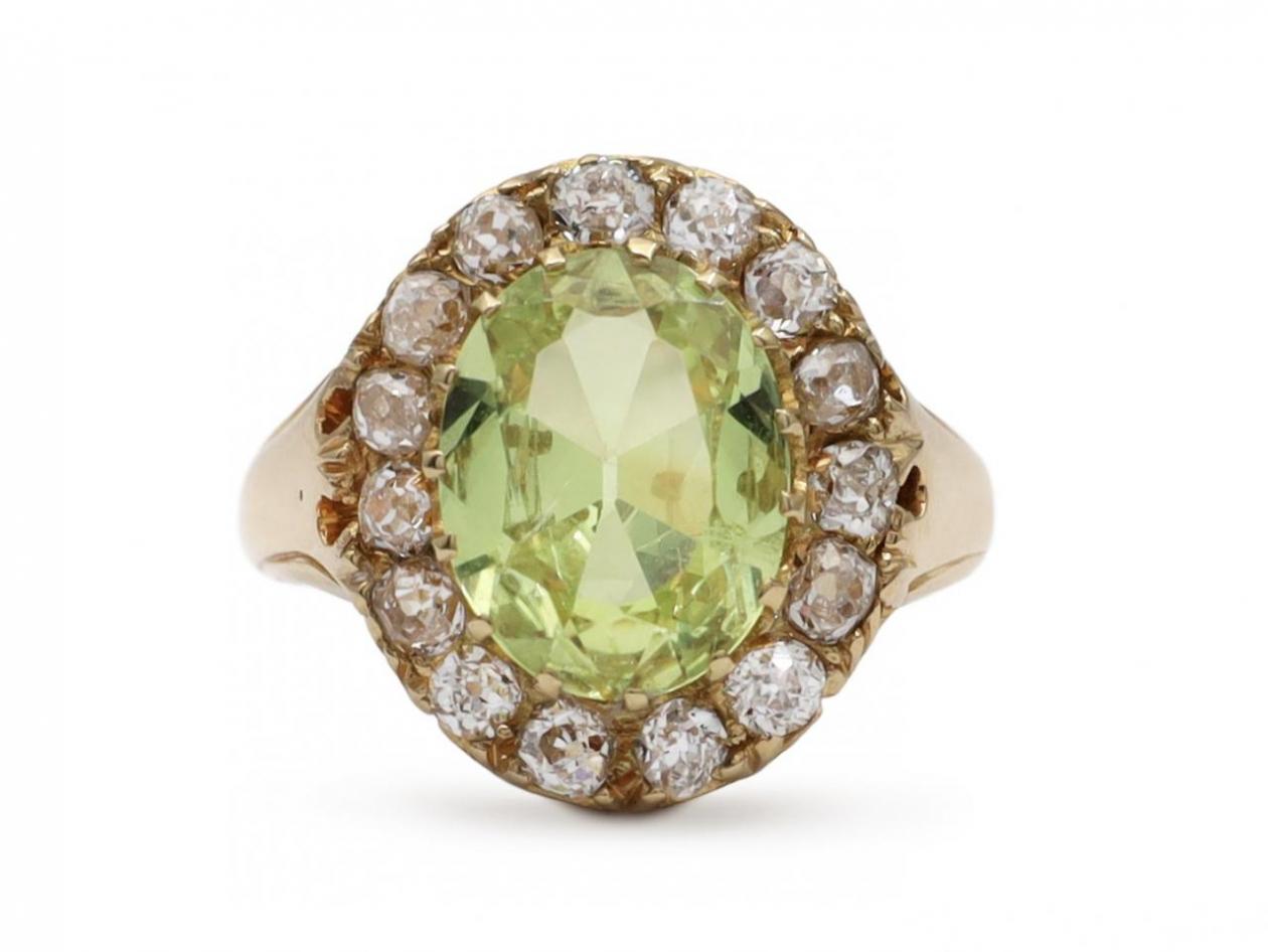 Victorian chrysoberyl and diamond oval cluster ring in 18kt yellow gold