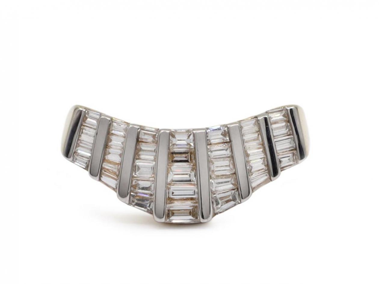 Vintage baguette diamond set wishbone cluster ring in 18kt gold