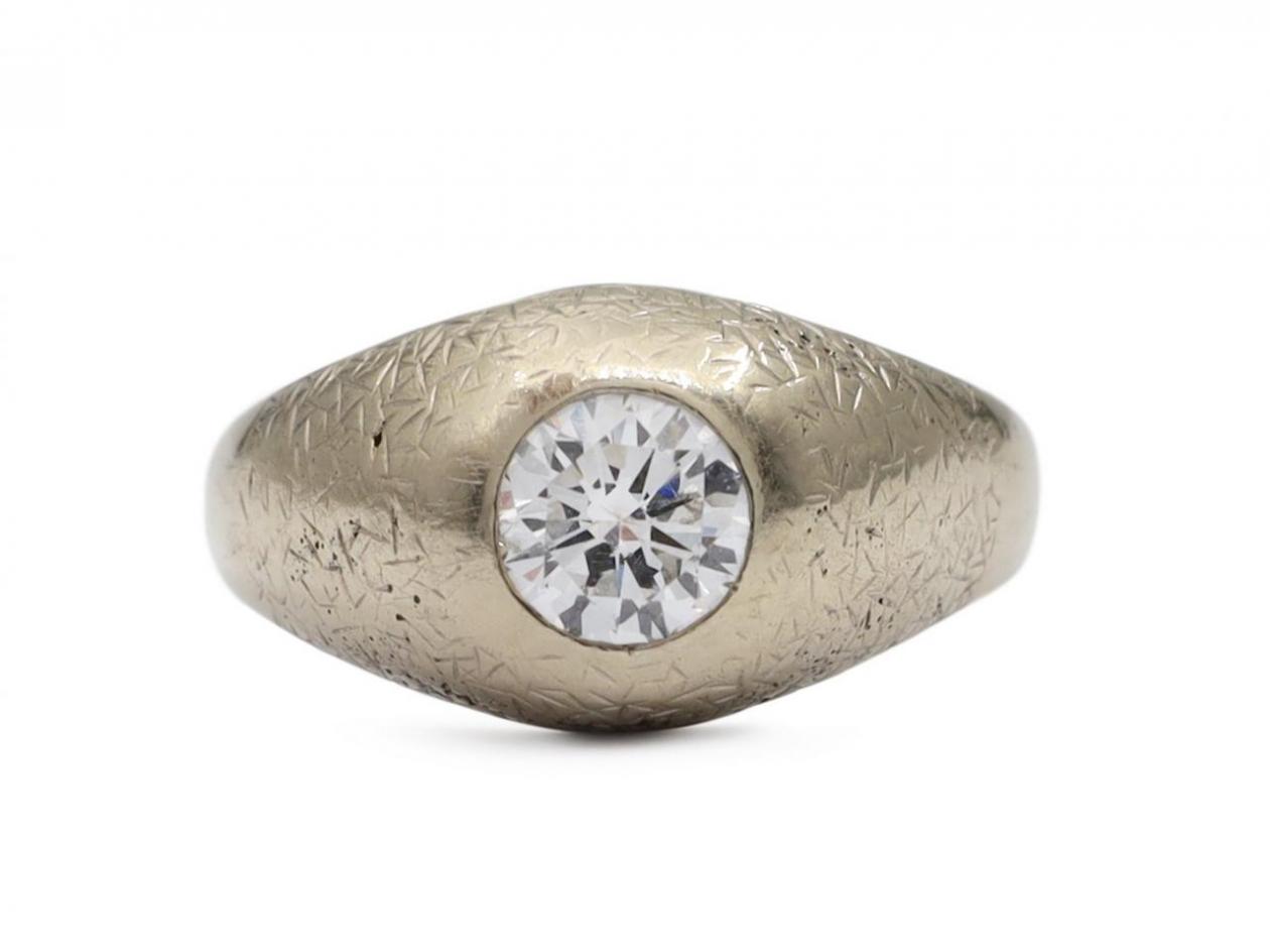 Vintage 1.00ct solitaire bombe ring in 18kt white gold