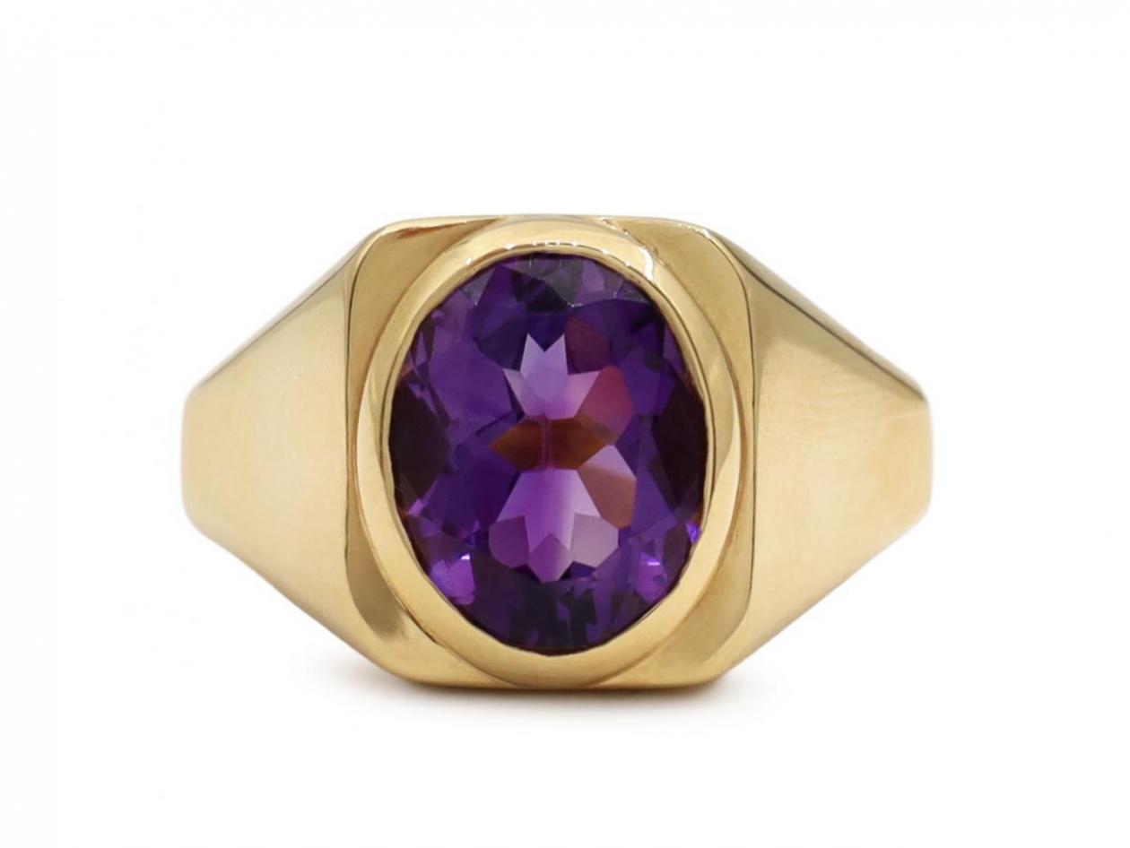 Bvlgari oval amethyst geometric ring in 22kt yellow gold