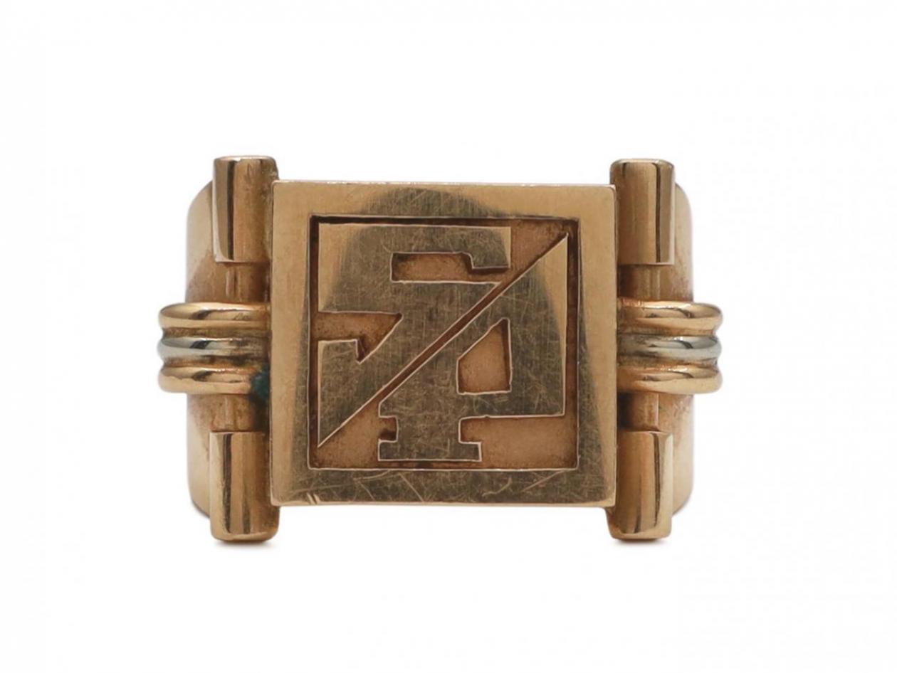 French vintage initial 'S P' signet ring in 18kt gold