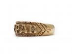 Victorian carved 'MIZPAH' ring in 18kt yellow gold