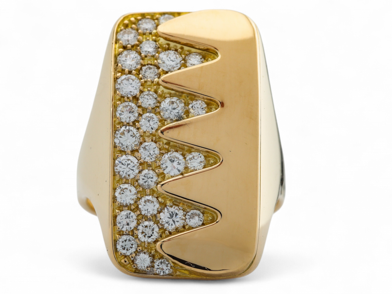 Vintage elongated diamond set shield ring in 18kt yellow gold – Courtville Antiques