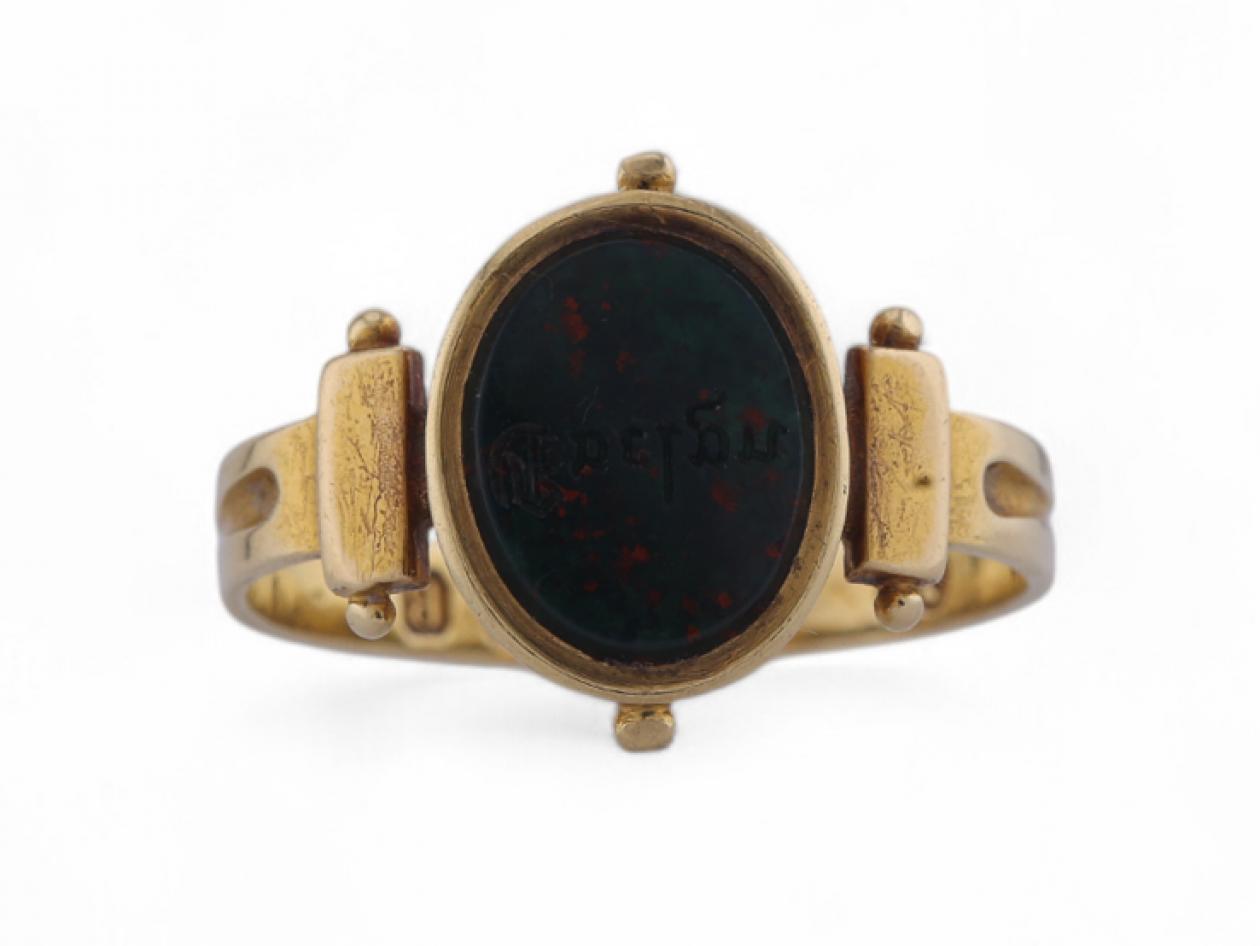Georgian bloodstone signet ring engraved Boelyn in 18kt yellow gold from Courtville Antiques