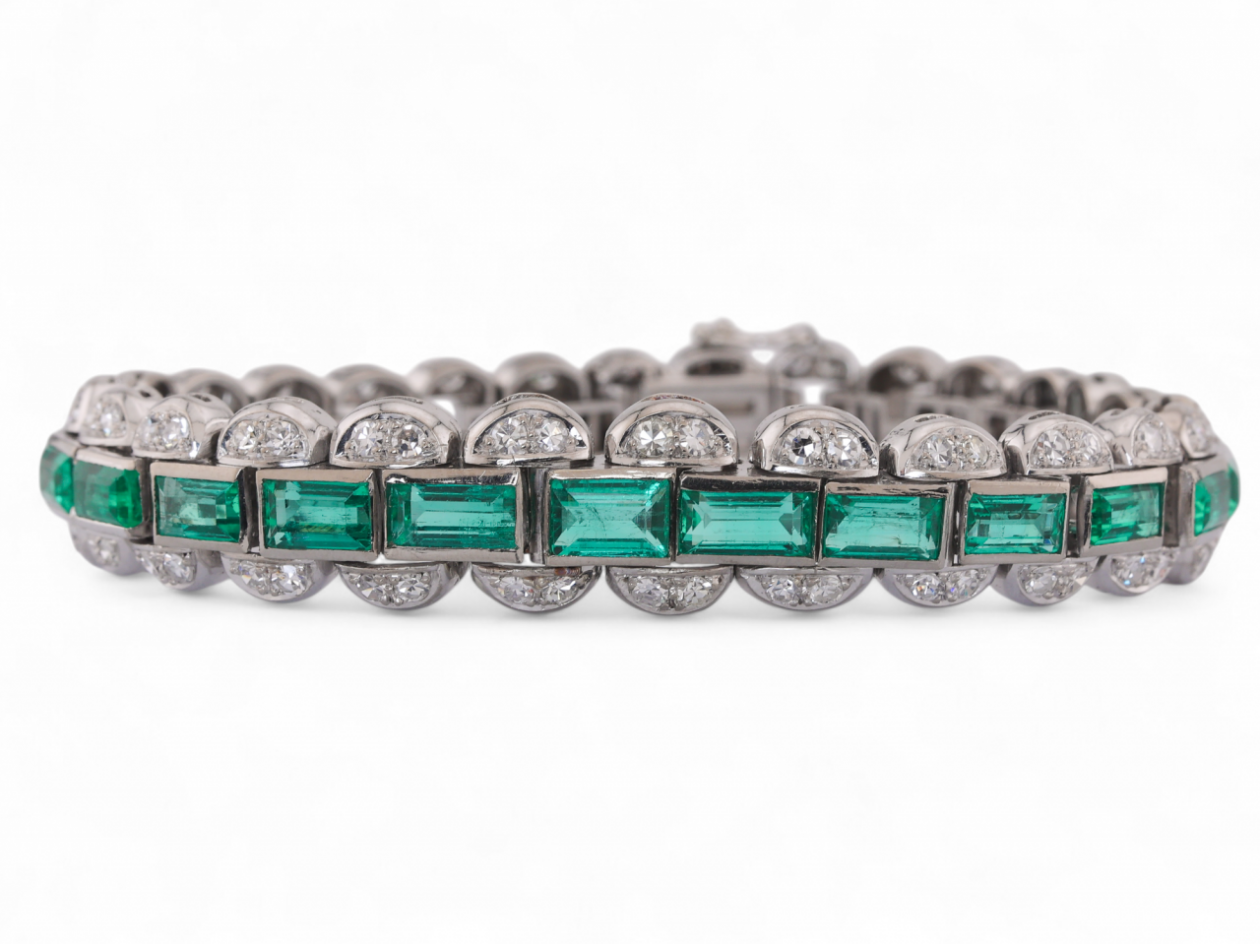 Emerald And Diamond Scalloped Line Bracelet In 18kt White Gold