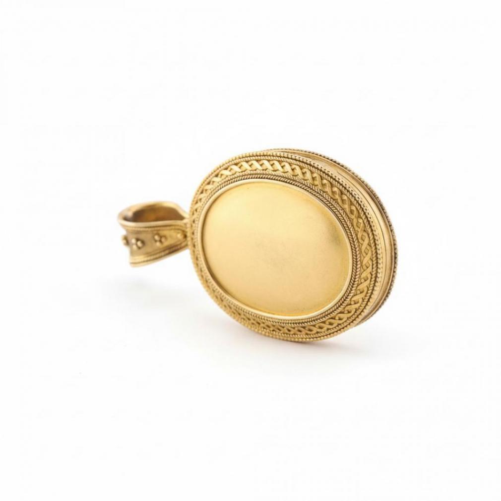 18k Antique Gold Oval Locket