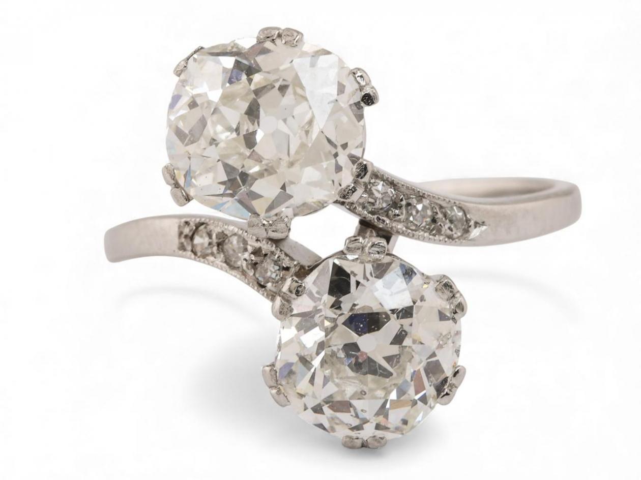 Edwardian Diamond Toi et Moi Ring in Platinum