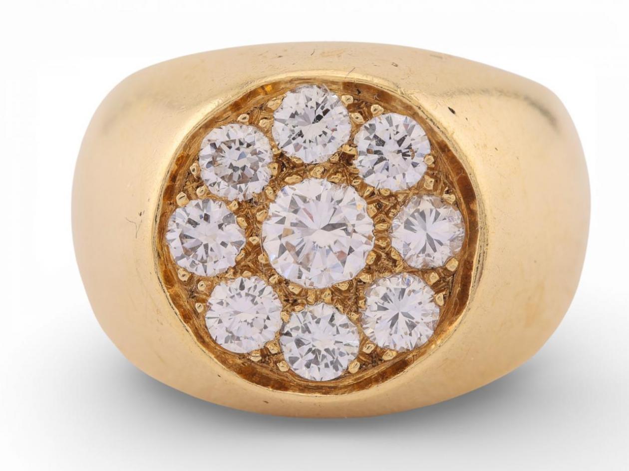 18ct Gold Diamond Cluster Signet Ring18ct Gold Diamond Cluster Signet Ring