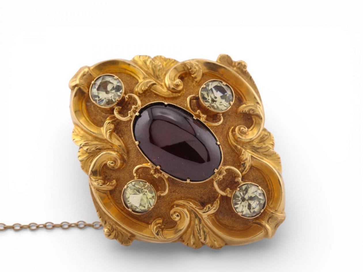 Victorian Gold Garnet Brooch
