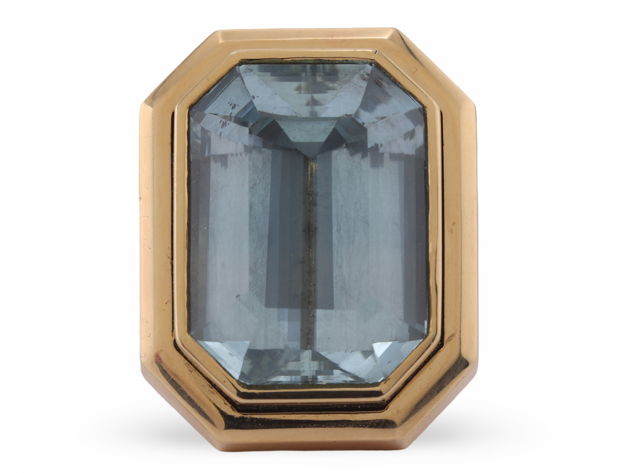 18ct Gold Aquamarine Cocktail Ring 40ct