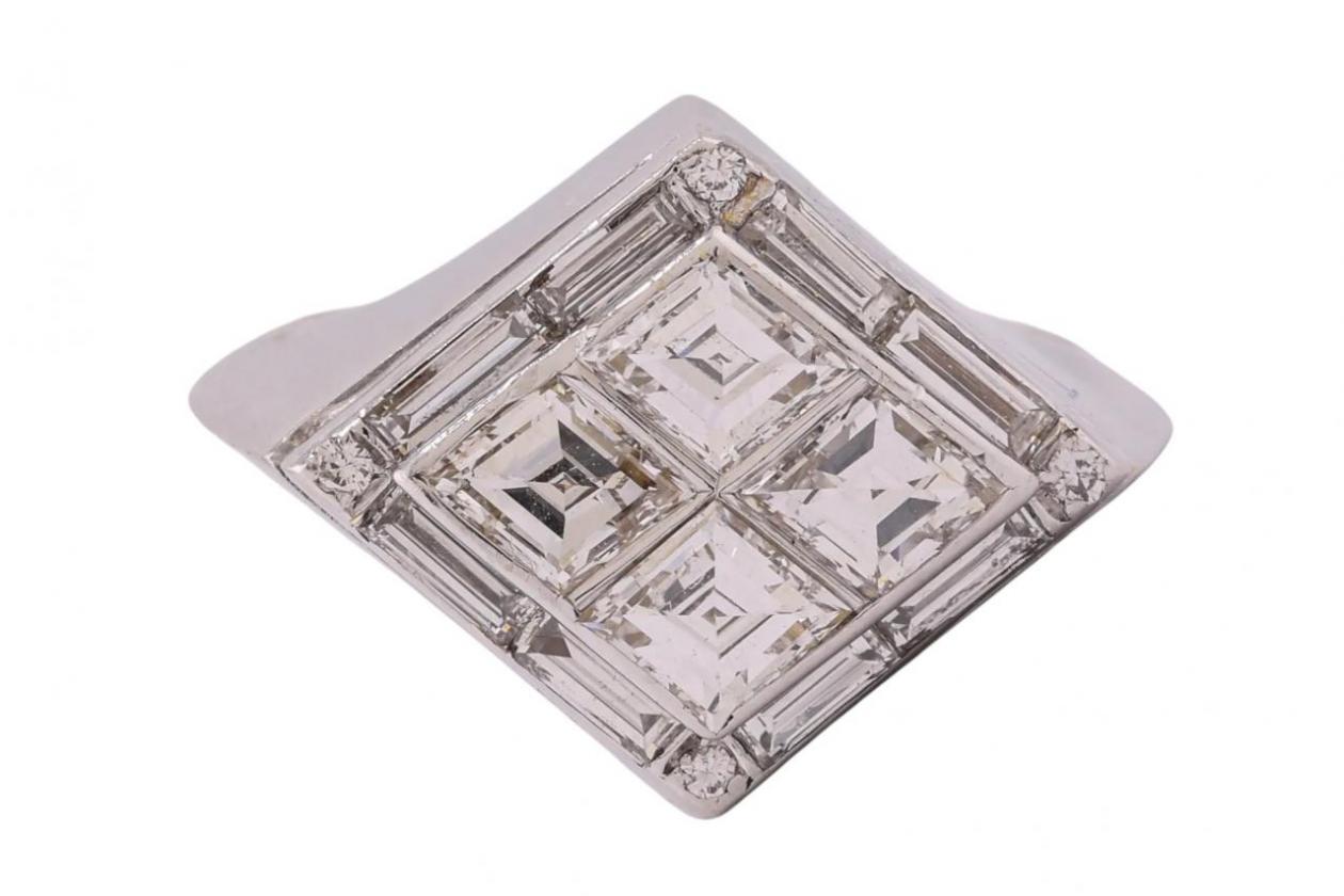 Art Deco lozenge shape Asscher cut diamond and white gold cocktail ring