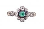 LATE GEORGIAN EMERALD AND DIAMOND CLUSTER RING, CIRCA 1820