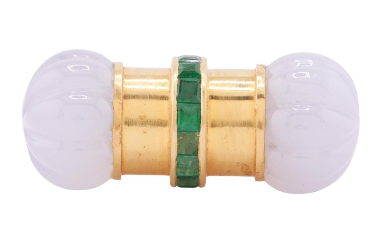 EMERALD AND CHALCEDONY COCKTAIL RING