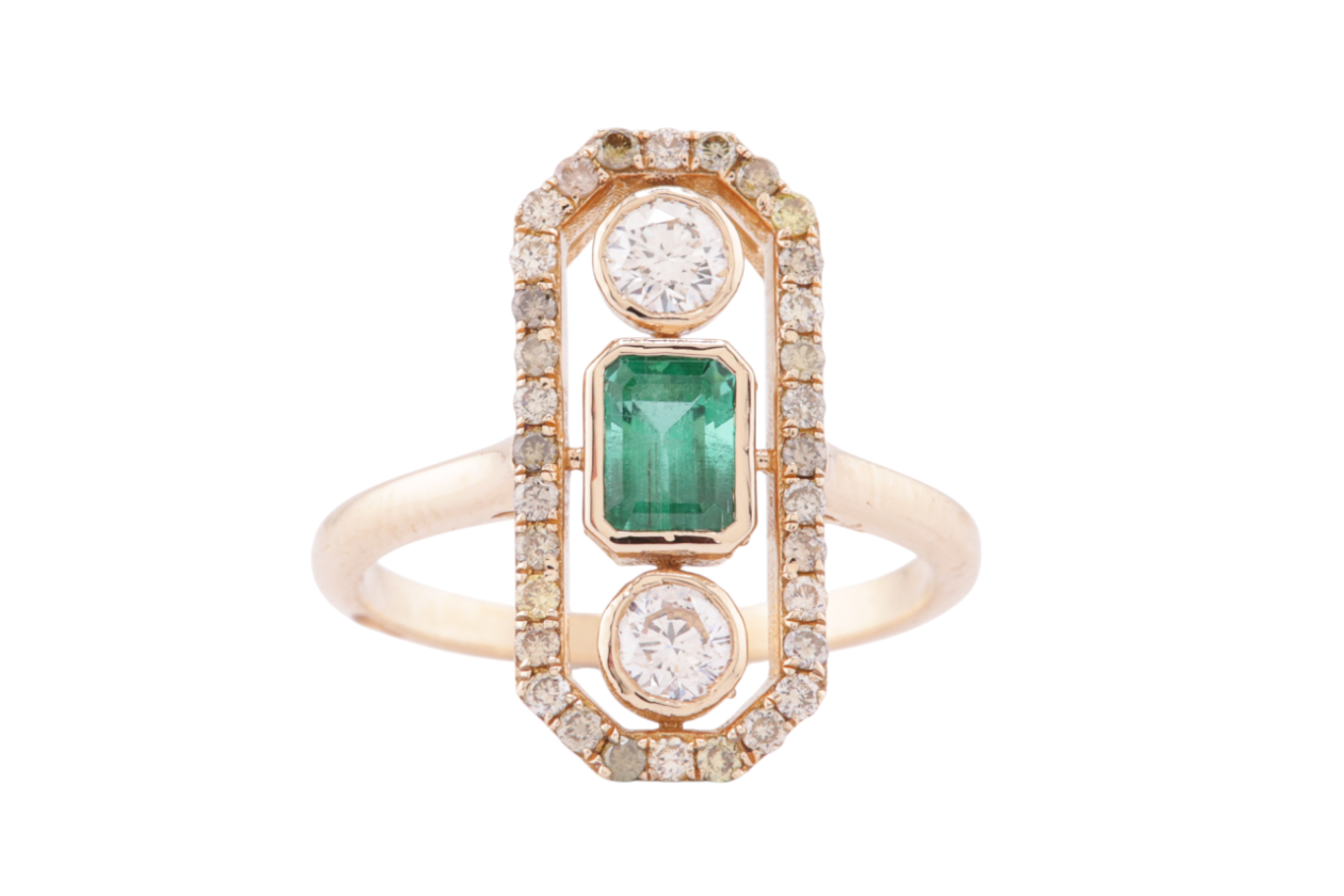 EMERALD AND DIAMOND PLAQUE RING