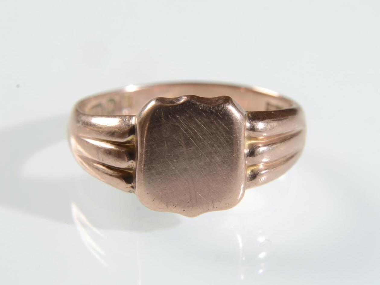 1960s shield signet ring in 9kt rose gold