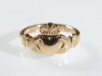 Contemporary 18kt rose gold Claddagh ring
