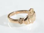Contemporary 18kt rose gold Claddagh ring