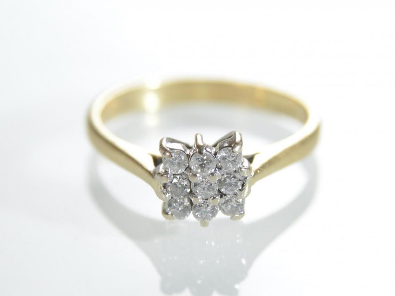 Vintage diamond square cluster ring in 18kt yellow gold