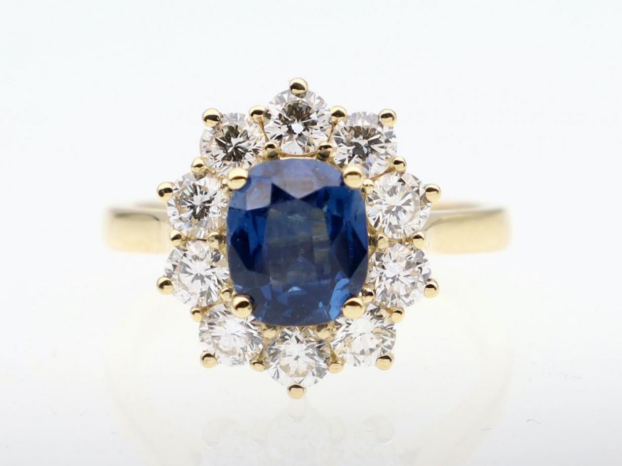 Impressive sapphire and diamond coronet cluster ring in 18kt yellow gold