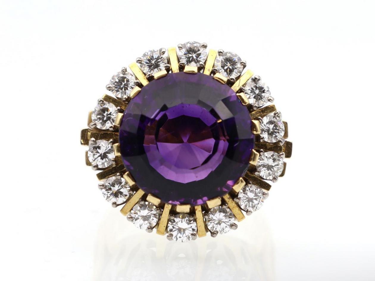 Impressive retro amethyst and diamond cocktail ring in 18kt yellow gold