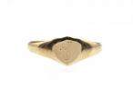 Vintage light 9kt yellow gold shield signet ring with initial 'C'