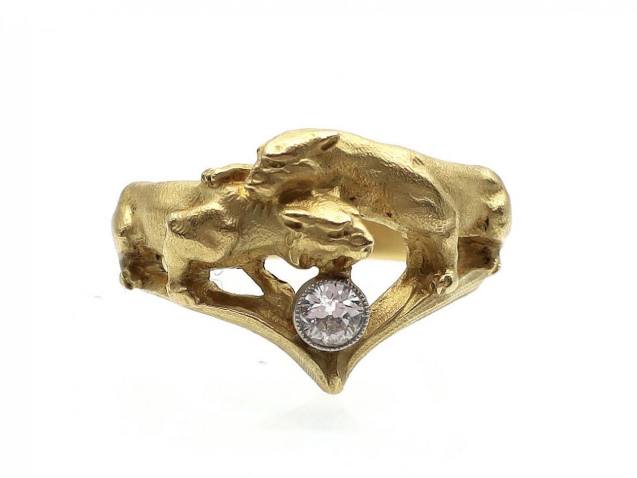 Art Nouveau double lioness diamond ring in gold