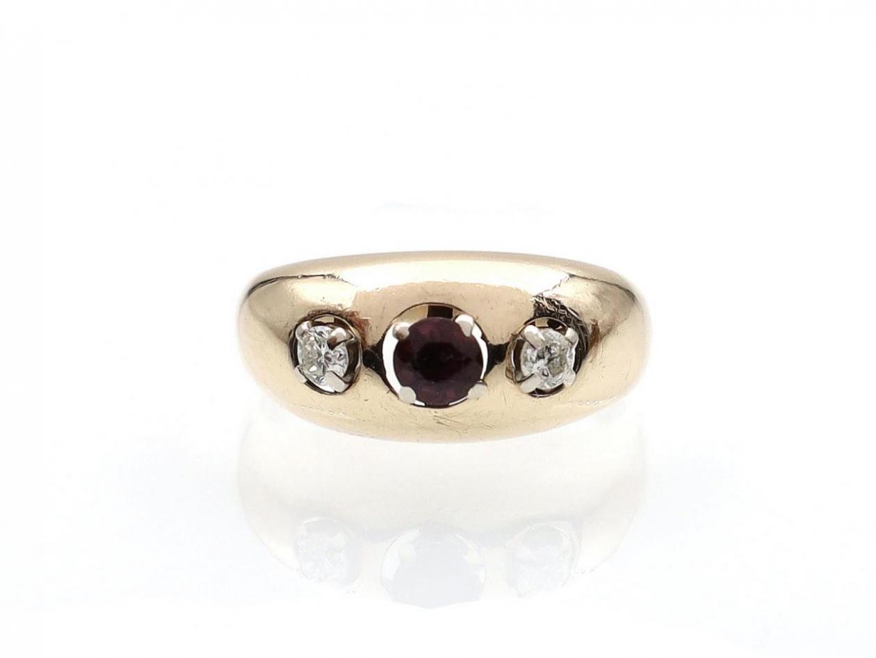 1970s Ruby & Diamond Three Stone bombé Ring in Gold