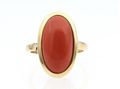 Retro 18kt yellow gold and oval coral dress ring