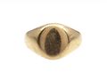 Vintage oval signet ring in 9kt yellow gold