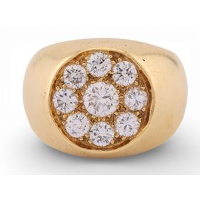 18ct Gold Diamond Cluster Signet Ring18ct Gold Diamond Cluster Signet Ring