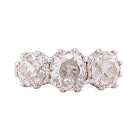 DIAMOND THREE STONE RING