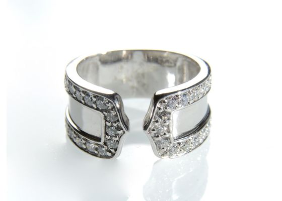 18kt White Gold Vintage Diamond Set Open-ended Ring