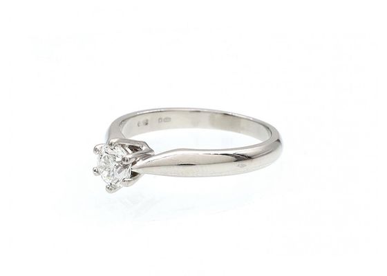 Vintage 0.40cts round brilliant cut diamond solitaire ring