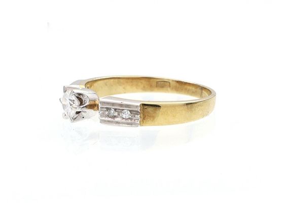 Vintage diamond solitaire engagement ring in 18kt yellow gold