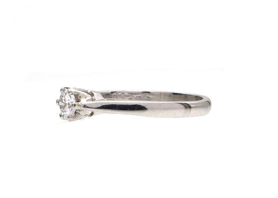 0.26ct round brilliant cut diamond engagement ring