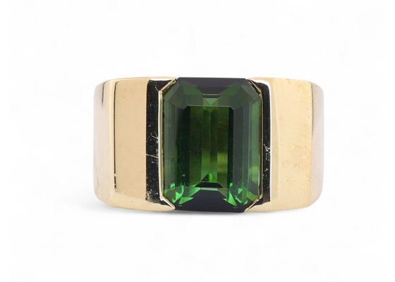 Vintage Italian 18kt yellow gold ring with 3.50ct emerald-cut green tourmaline