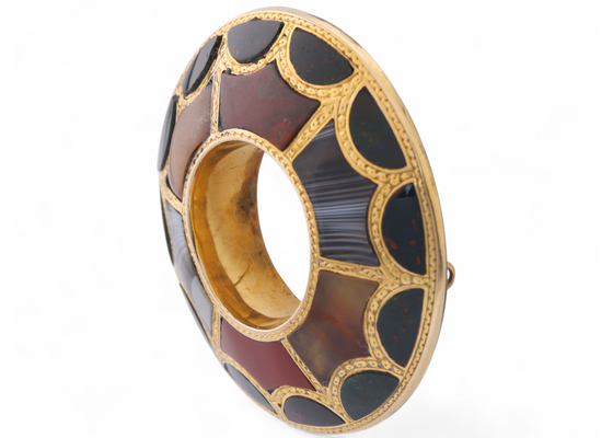 Antique Scottish Circular Agate Specimen Brooch In Yellow Gold