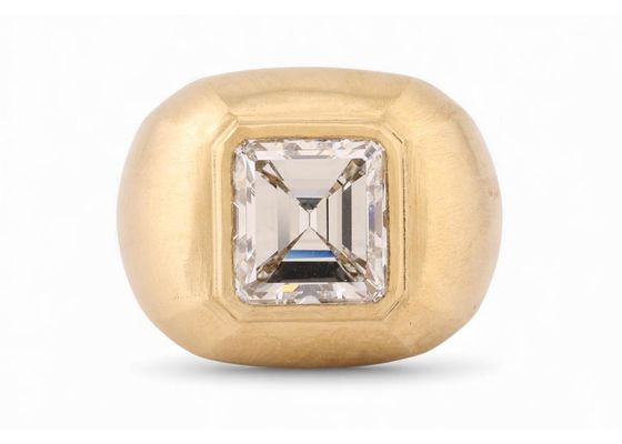 Asscher Cut Diamond Ring in 18k Yellow Gold