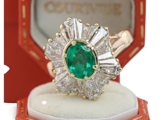 Vintage Ballerina Emerald And Diamond Cocktail Ring In Yellow Gold