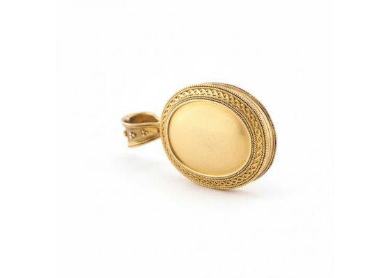 18k Antique Gold Oval Locket