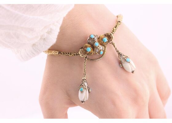 Victorian white coral and turquoise 18kt yellow gold bracelet