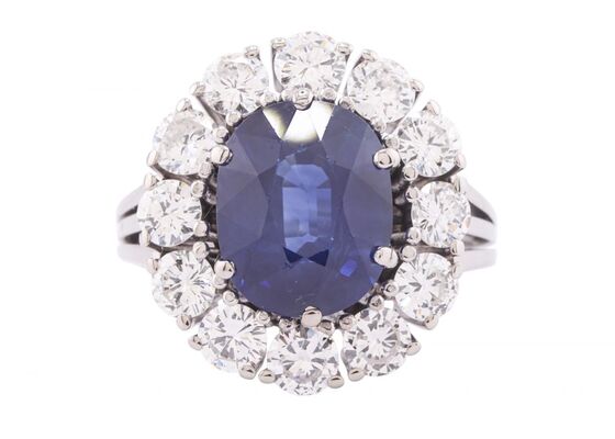 SAPPHIRE AND DIAMOND CLUSTER RING