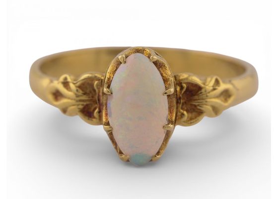 Edwardian 18ct Gold Opal Ring with Foliate Shoulders
