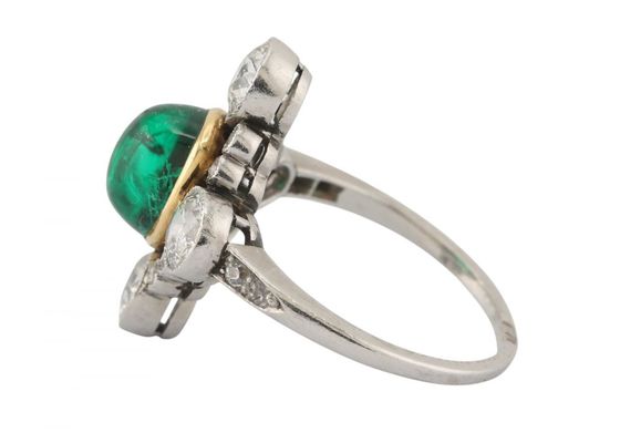 Emerald and diamond ring Circa 1920