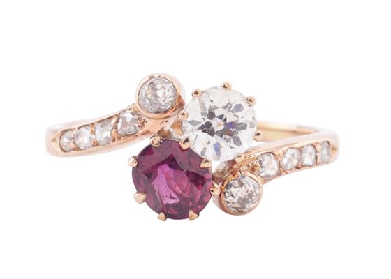 EDWARDIAN RUBY AND DIAMOND TOI ET MOI RING, CIRCA 1905