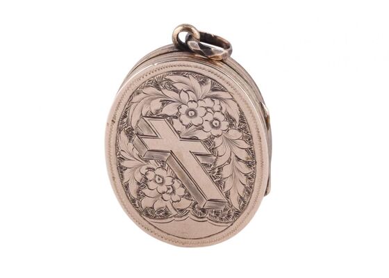 EDWARDIAN AGATE COMPASS LOCKET, CIRCA 1910